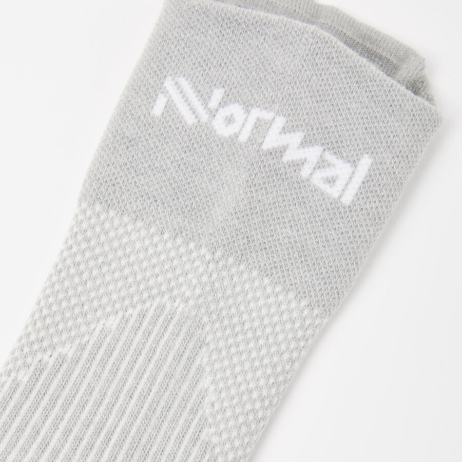 NNORMAL RUNNING SOCKS